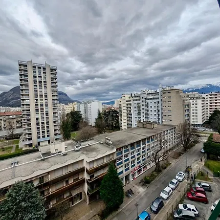 80 M2 - 8th Floor With Free Parking - 5 Guests * Grenoble