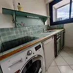 Apartment 80 M2 - 8th Floor With Free Parking - 5 Guests
