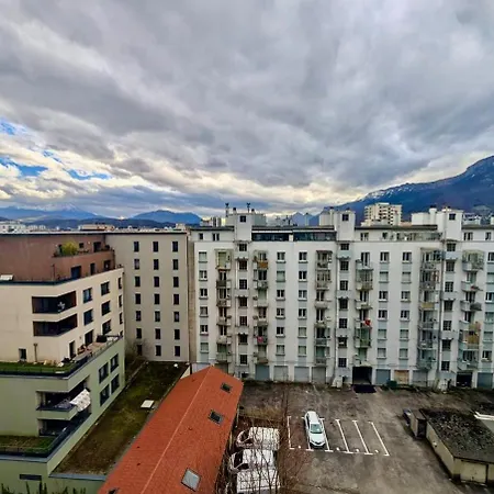 80 M2 - 8th Floor With Free Parking - 5 Guests Lägenhet